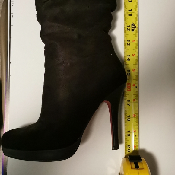 (Over) Knee High Suede Boots - Picture 5 of 5